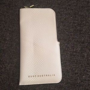 Quay sunglasses soft case